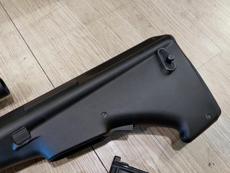 二手寄賣 9成新 GHK AUG A2 GBB 瓦斯槍 20吋 槍管版 (黑色槍身) 1槍1匣