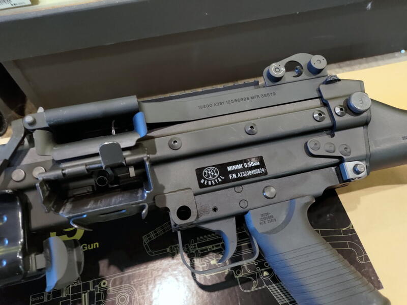 二手寄賣 近全新 VFC M249 SAW GBB 瓦斯槍 1槍1匣