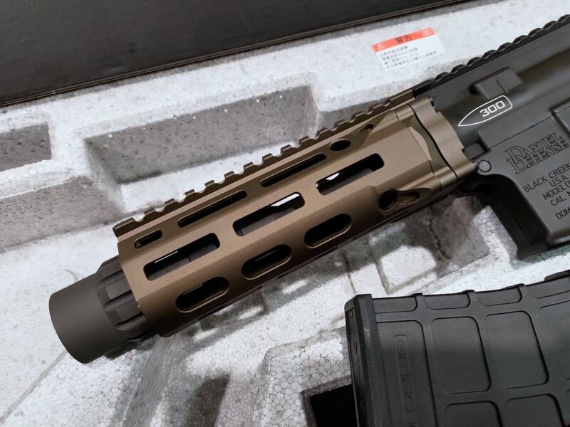 二手寄賣 近全新 GHK DD M4 PDW V3 GBB 瓦斯槍 1槍1匣 換沙色護木.握把