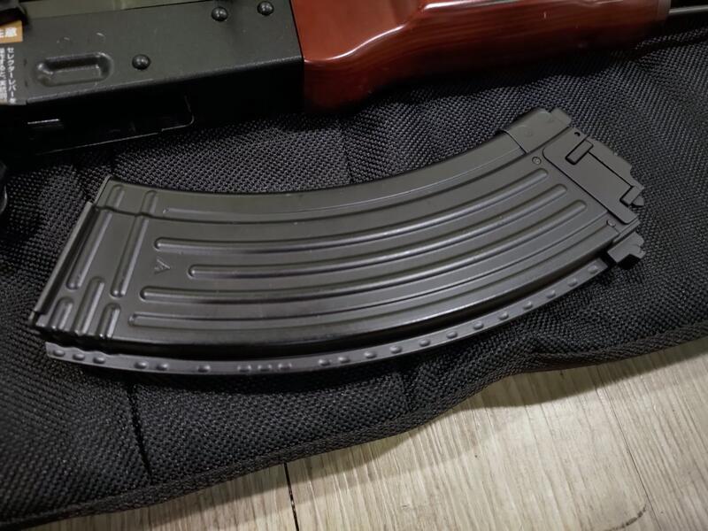 二手寄賣 近全新 日本 馬牌 MARUI AKM GBB 全金屬 瓦斯槍 1槍1匣 含槍袋