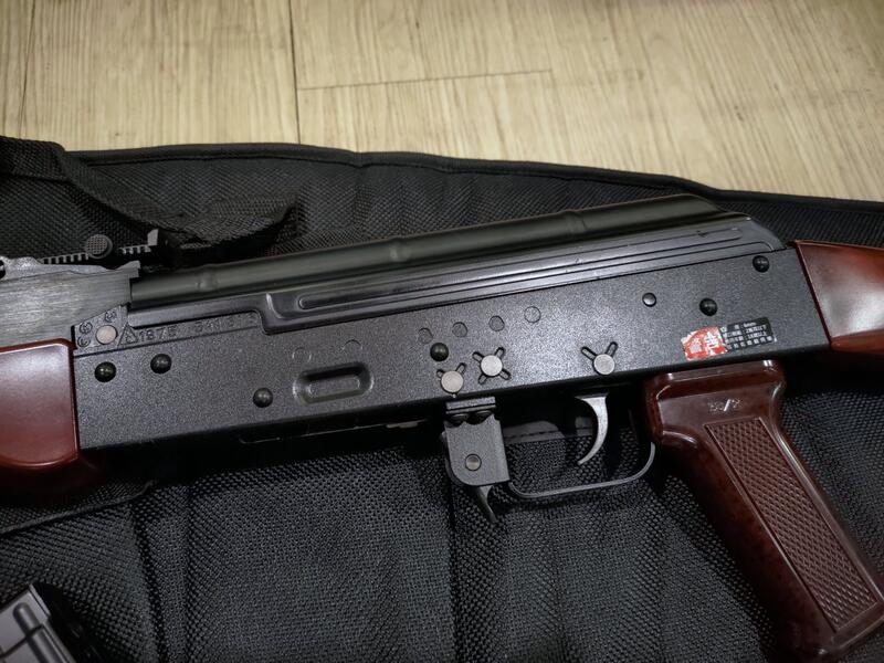 二手寄賣 近全新 日本 馬牌 MARUI AKM GBB 全金屬 瓦斯槍 1槍1匣 含槍袋