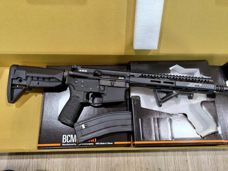 二手寄賣 近全新 VFC BCM MCMR CQB 11.5 GBB 授權刻字 全金屬 瓦斯槍 1槍1匣