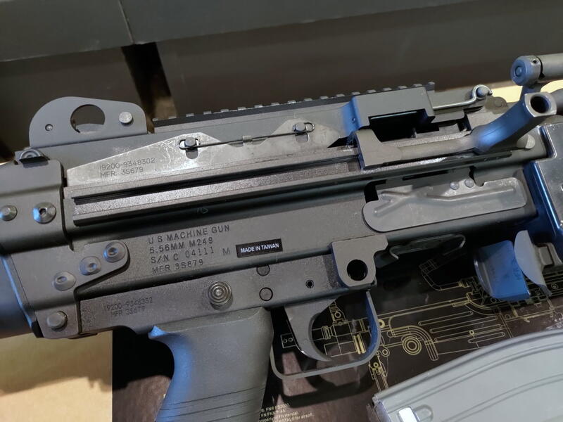 二手寄賣 近全新 VFC M249 SAW GBB 瓦斯槍 1槍1匣