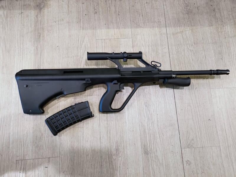 二手寄賣 9成新 GHK AUG A2 GBB 瓦斯槍 20吋 槍管版 (黑色槍身) 1槍1匣