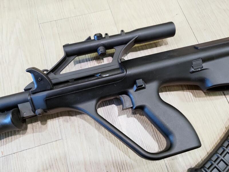 二手寄賣 9成新 GHK AUG A2 GBB 瓦斯槍 20吋 槍管版 (黑色槍身) 1槍1匣